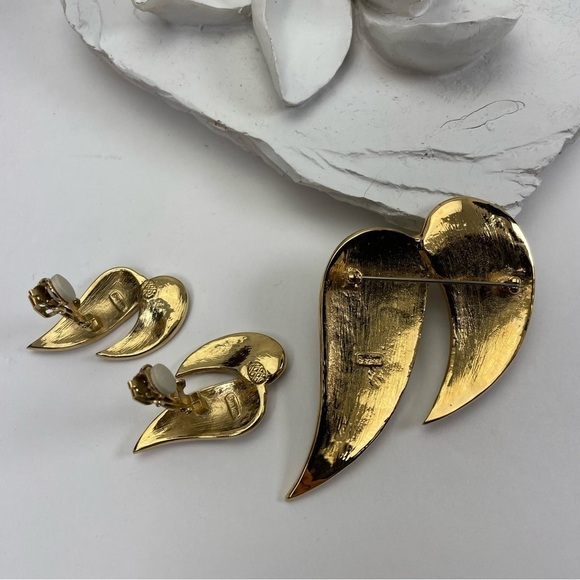 Vintage Signed Butler Large Brooch And Clip On Earrings - Picture 13 of 15